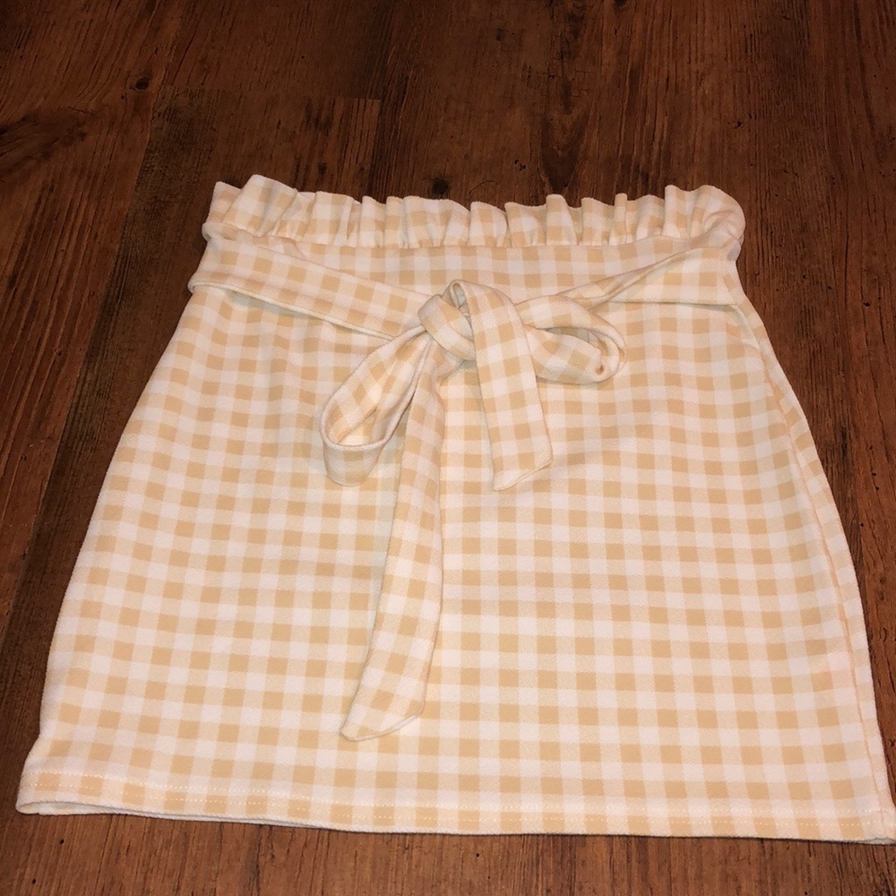 Gorgeous boohoo chic plaid mini skirt!